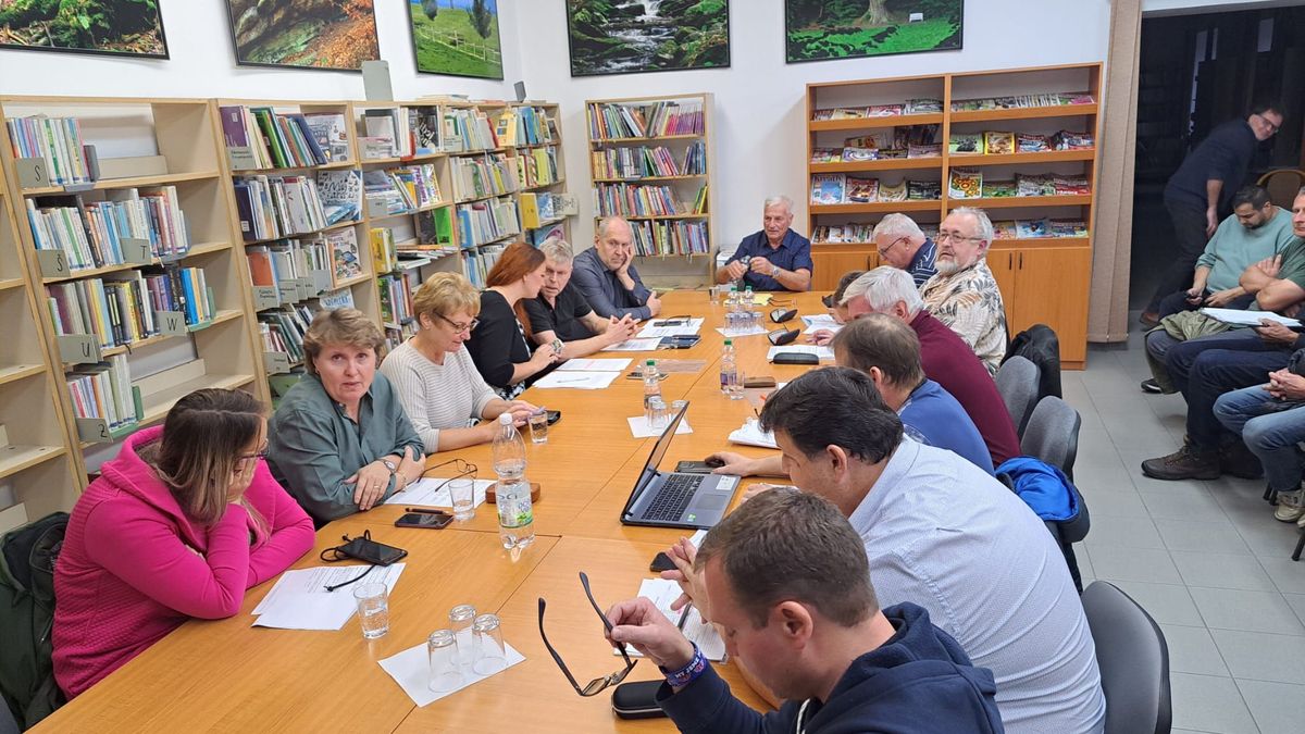 Policie stíhá oblíbeného starostu kvůli zmizení 10 milionů z obecního účtu. Udělal fatální chybu na počítači